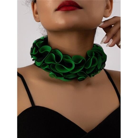 Seeing Green Women's Flower Decor Choker Necklace - Picture 3 of 7